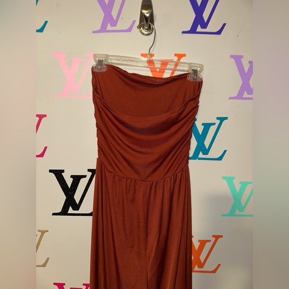 new Effortless Elegance: The Perfect Jumpsuit; staple for your wardrobe small - Picture 8 of 12